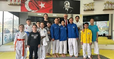 Başkan Topaloğlu'ndan karatecilere ziyaret